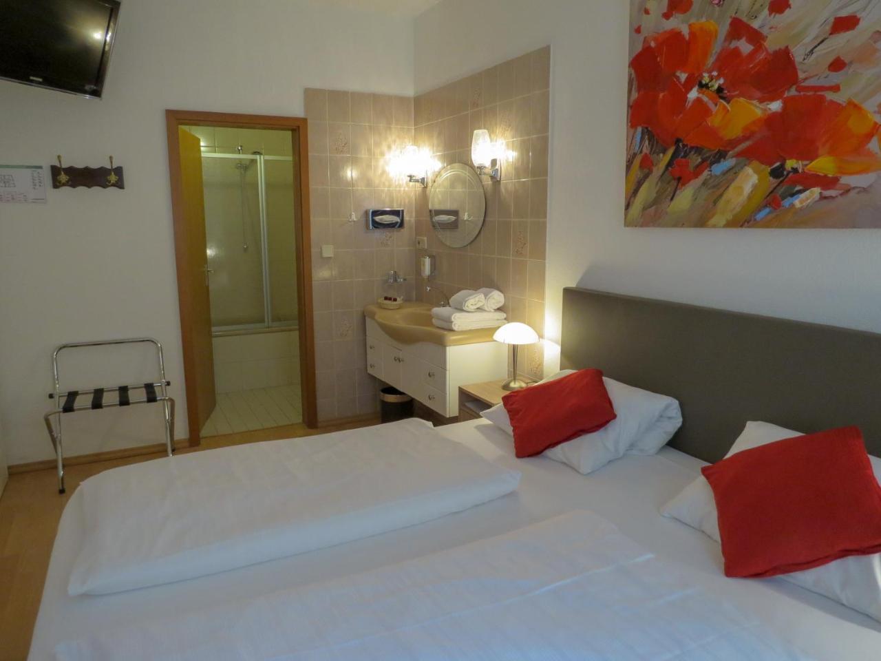 Hotel Saarblick Mettlach Exterior photo